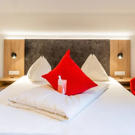 Rosenvilla Hotel 4*