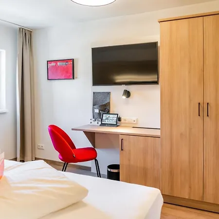 Rosenvilla Hotel 4*